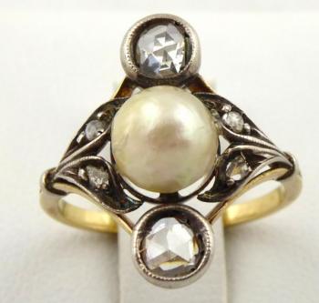 Art Nouveau gold ring with diamonds and sea pearl
