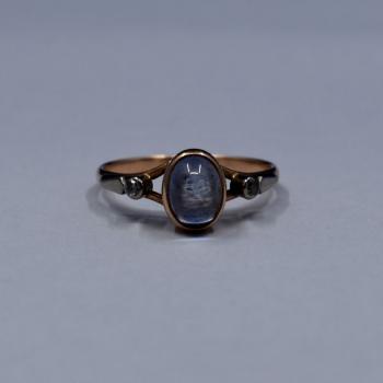 Ladies' Gold Ring - gold, moon stone - 1970 Ladies' Gold Ring - gold, moon stone - 1970