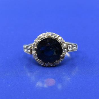 Gold ring with saphire Gold ring with saphire