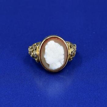 Ladies' Gold Ring - gold, cameo - 1930 Ladies' Gold Ring - gold, cameo - 1930