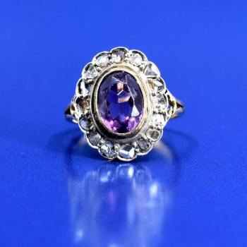 Gold ring with amethyst and diamonds Gold ring with amethyst and diamonds