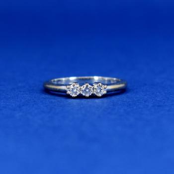 Ladies' Gold Ring - gold, brilliant cut diamond - 2000 Ladies' Gold Ring - gold, brilliant cut diamond - 2000