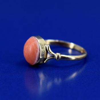 Ladies' Gold Ring - gold, coral Ladies' Gold Ring - gold, coral