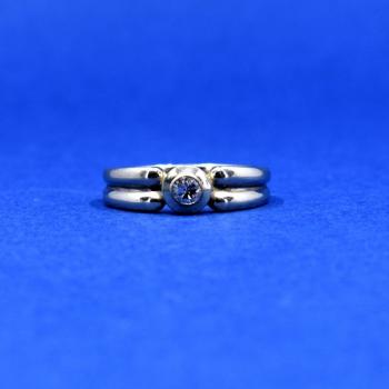 Ladies' Gold Ring - gold, brilliant cut diamond - 2000 Ladies' Gold Ring - gold, brilliant cut diamond - 2000