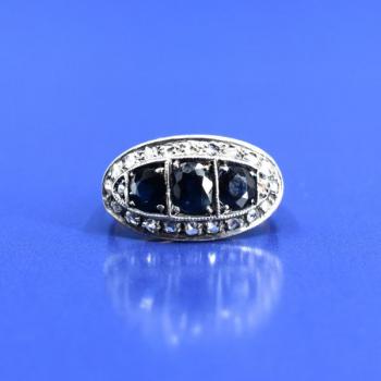 Ring with sapphires - gold, diamond - 1930 Ring with sapphires - gold, diamond - 1930