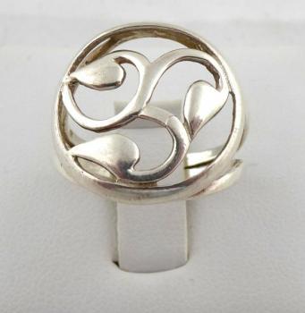 Silver ring with trefoil Silver ring with trefoil
