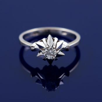 Gold ring with diamond Gold ring with diamond