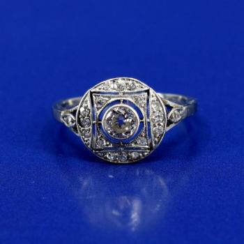 Gold art deco diamond ring Gold art deco diamond ring