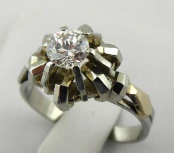 Ring - gold, diamond - 1985 Ring - gold, diamond - 1985