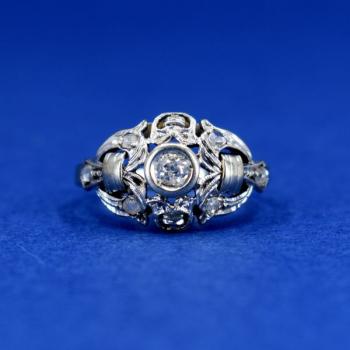 Ladies' Gold Ring - gold, diamond - 1930 Ladies' Gold Ring - gold, diamond - 1930