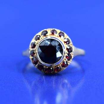 Gold garnet ring Gold garnet ring