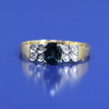 Gold ring with sapphire Gold ring with sapphire