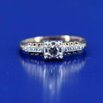 Ladies' Gold Ring - gold, sapphire - 1980 Ladies' Gold Ring - gold, sapphire - 1980