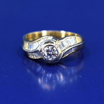 Gold ring Gold ring
