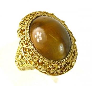 Silver ring with tiger eye
