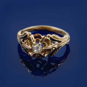 GOLD RING WITH DIAMOND