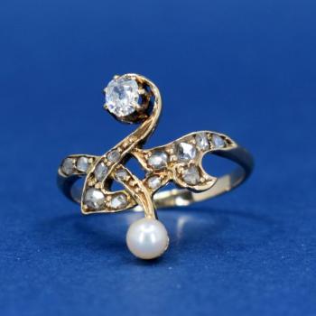 Gold art nouveau ring with pearl and diamond