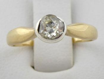 Gold ring with brilliant cut diamond 0,35 ct